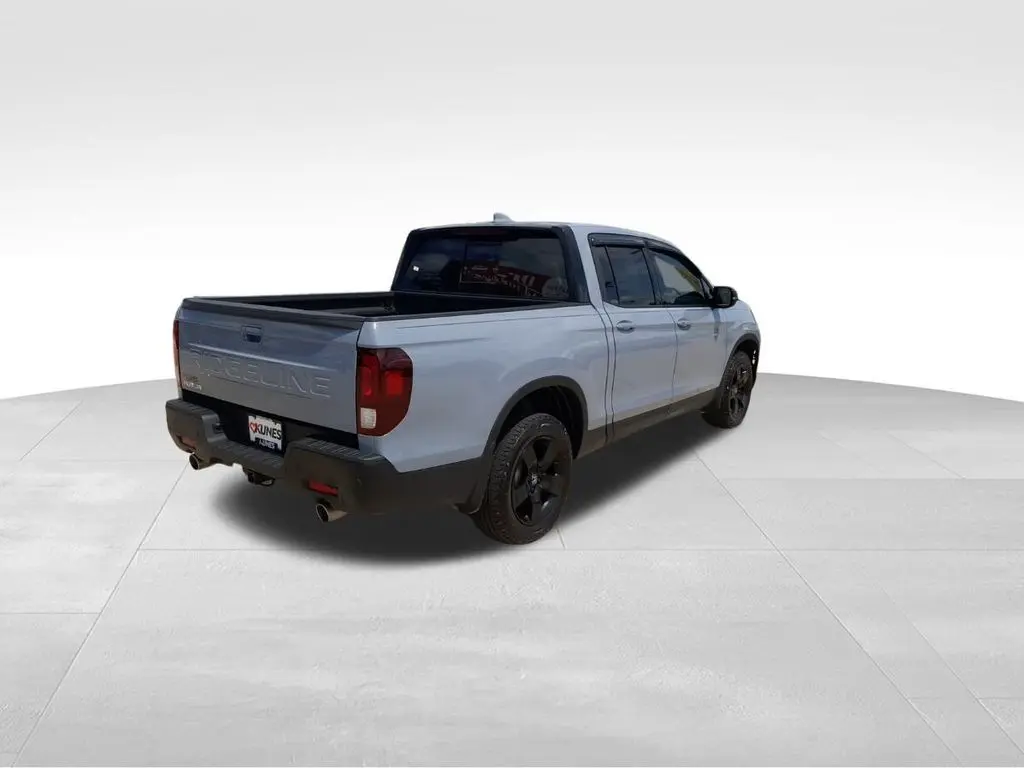 2024 Honda Ridgeline Black Edition photo 4