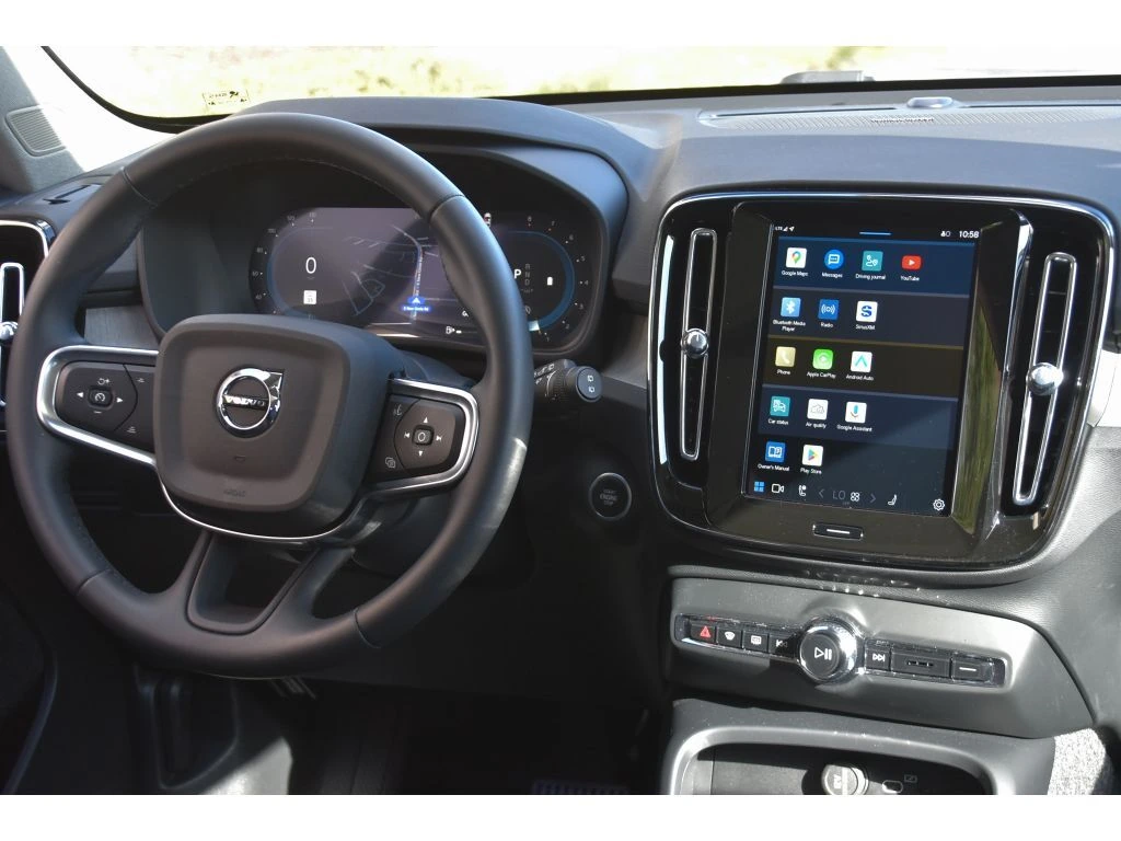 2025 Volvo - image 16