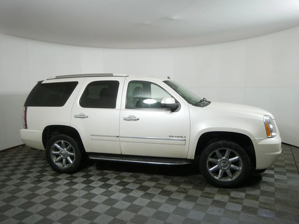 Used 2011 GMC Yukon Denali with VIN 1GKS2EEF4BR288783 for sale in Golden Valley, Minnesota