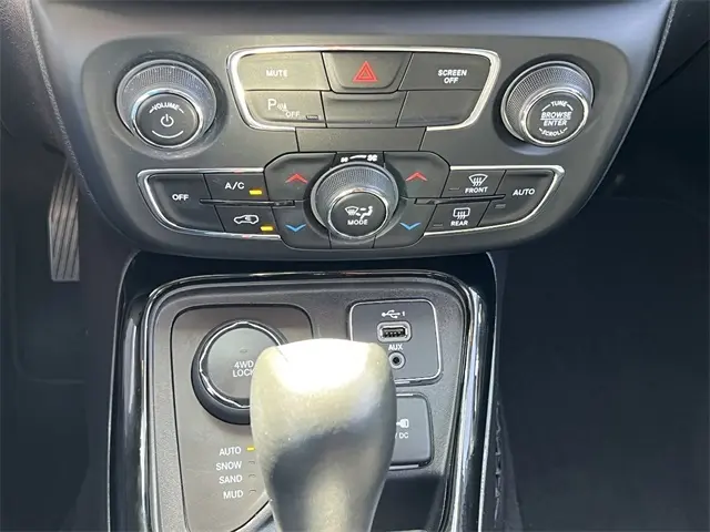 2020 Jeep Compass North Edition Latitude photo 15