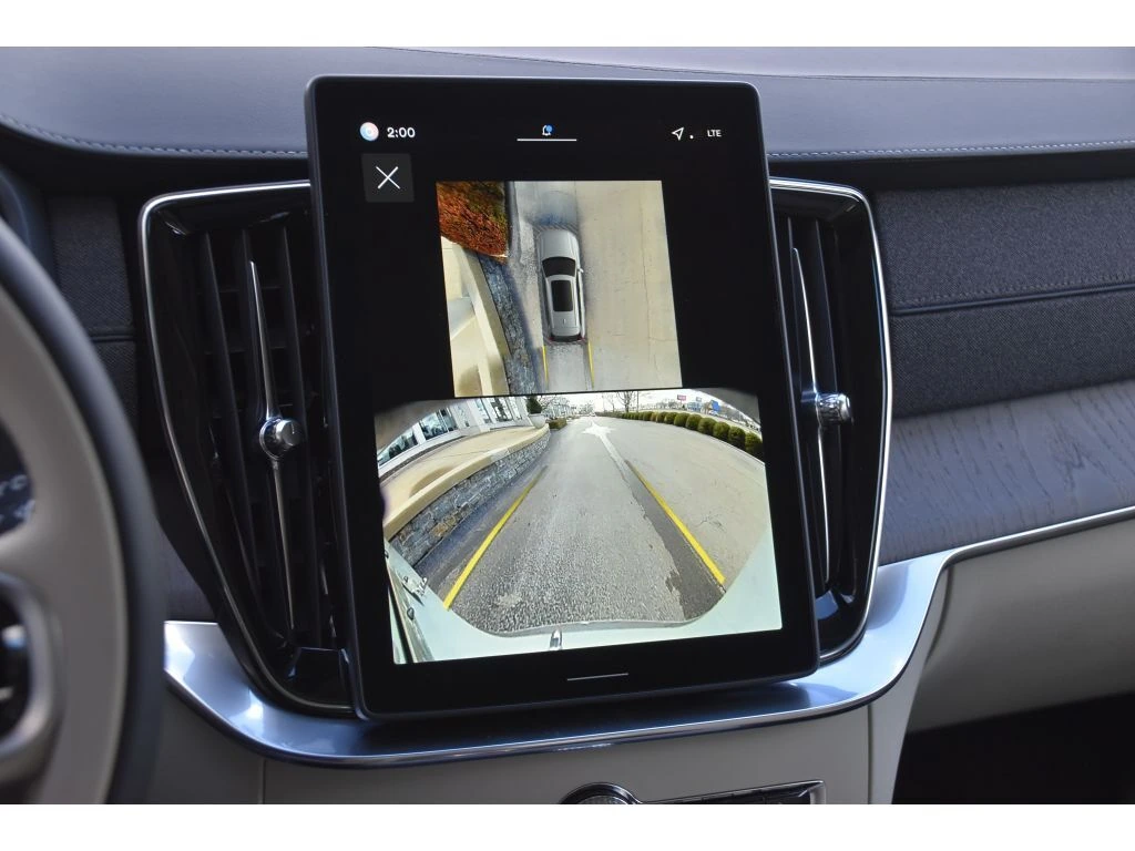 2026 Volvo - image 18