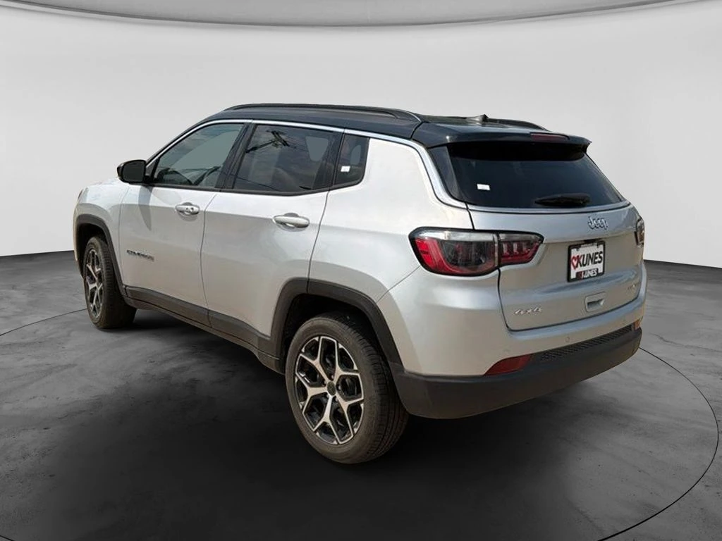 2025 Jeep Compass Limited - Photo 8