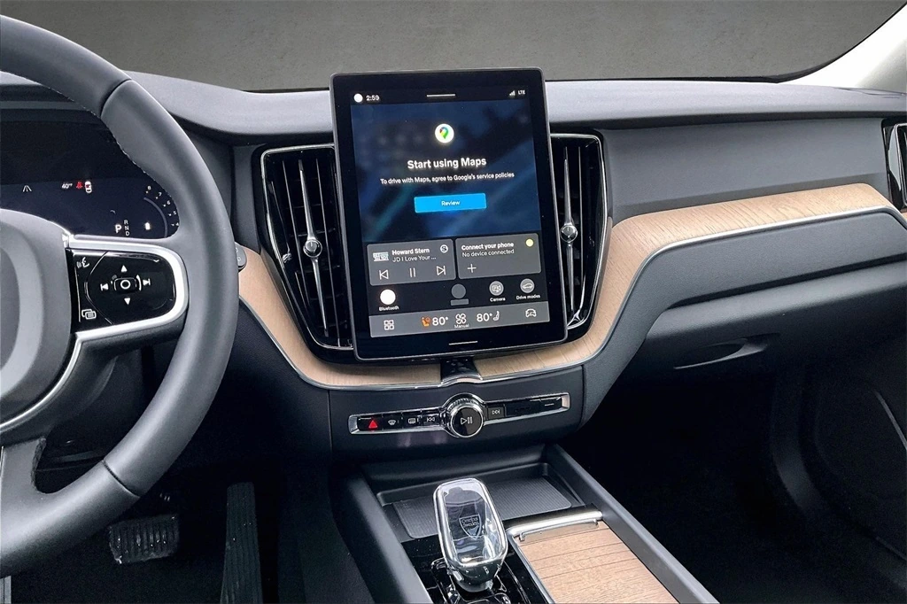 2026 Volvo - image 6