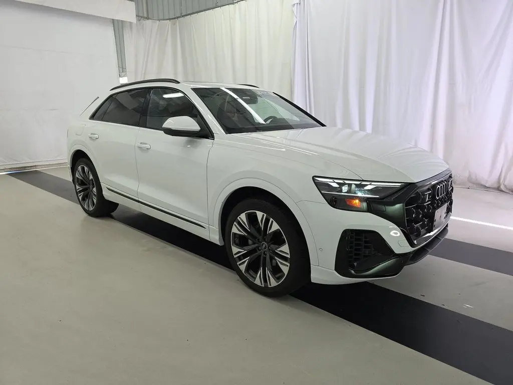 2024 Audi Q8 Premium's photo