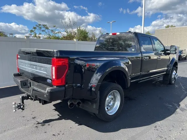 2022 Ford F-450 photo 3