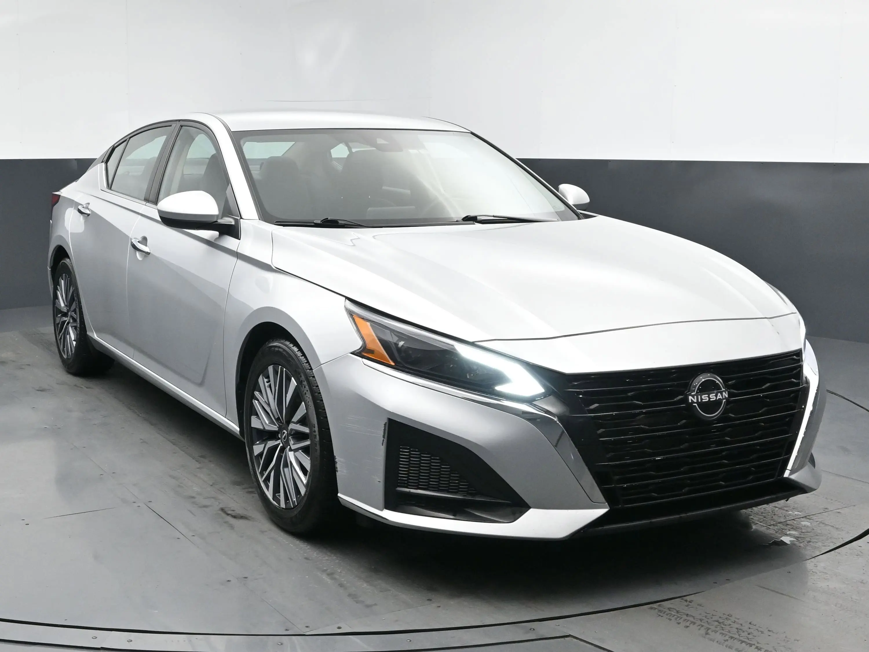2023 Nissan Altima 2.5 SV photo 2