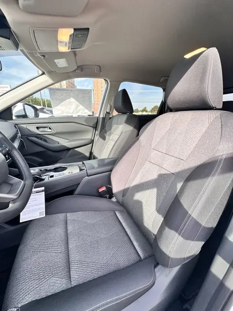 2026 Nissan Rogue SV photo 23