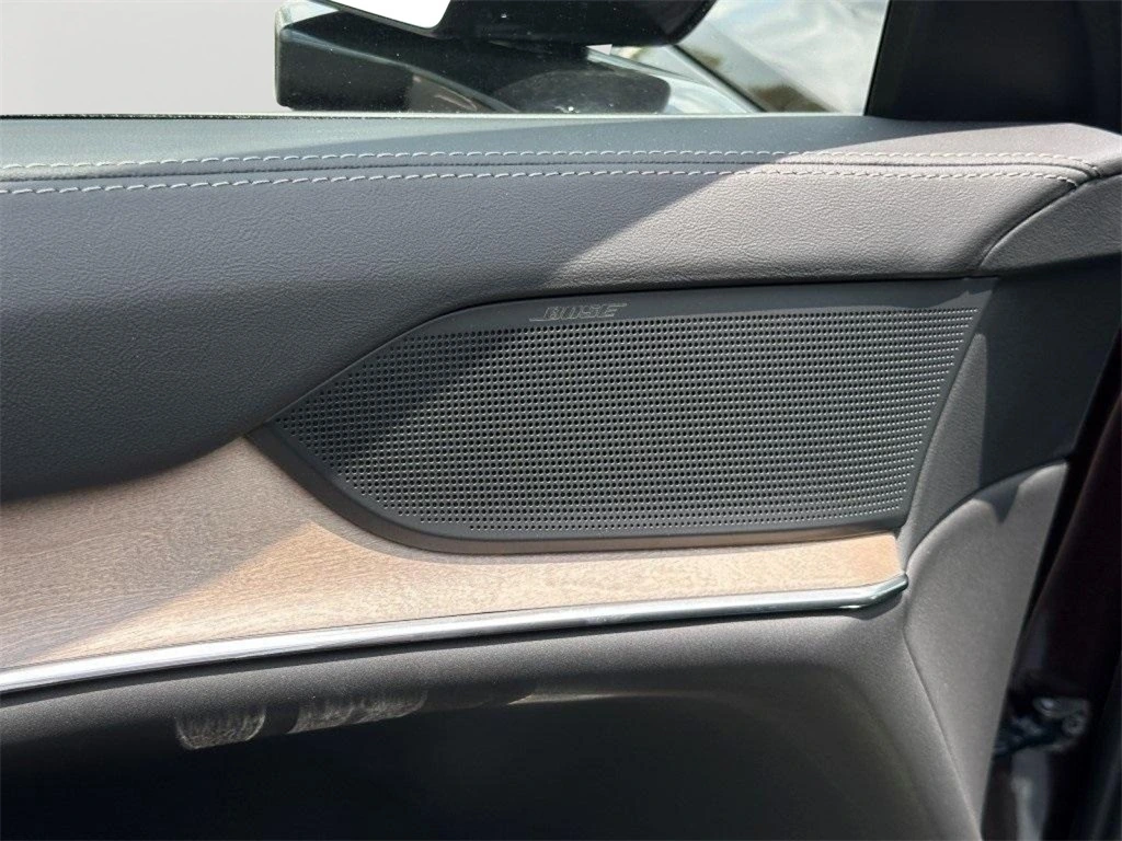 2025 Volvo - image 17