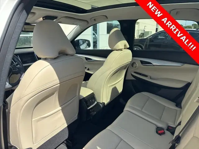 2022 Infiniti QX50 Essential photo 8