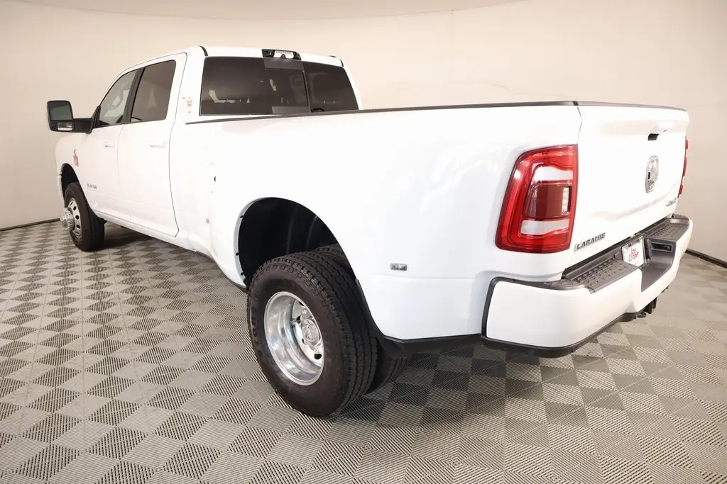 2023 Ram 3500 Laramie photo 23