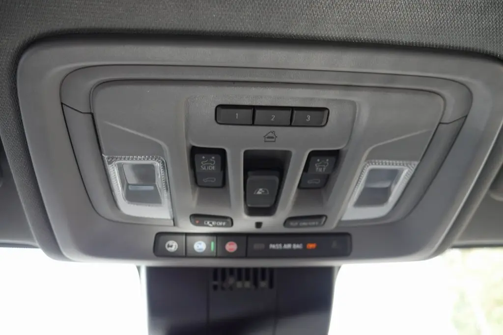 2026 Chevrolet Silverado LTZ photo 20