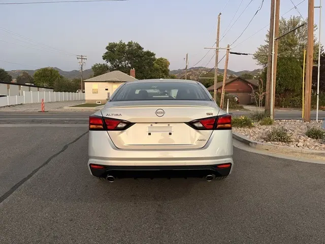 2025 Nissan Altima 2.5 SR photo 5