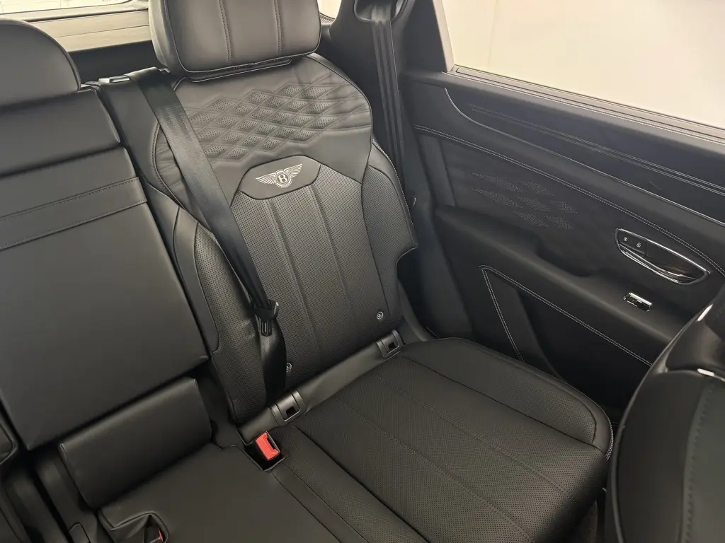 2025 Bentley Bentayga Azure photo 41