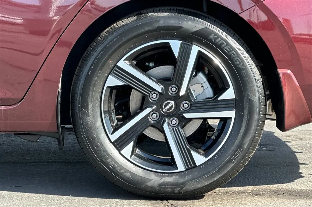 2025 Nissan Sentra SV photo 25