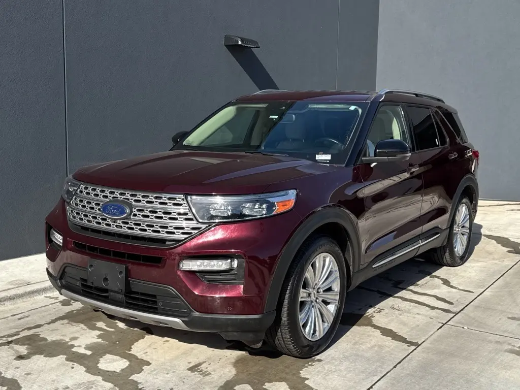 2022 Ford Explorer Limited's photo