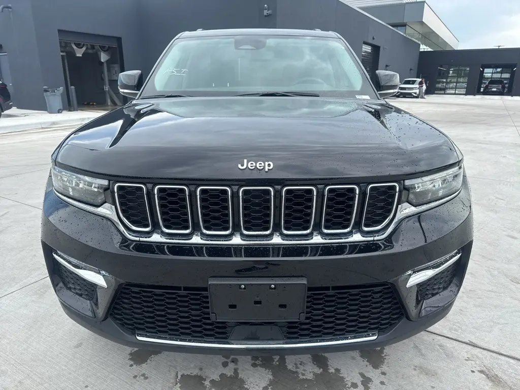 Used 2024 Jeep Grand Cherokee Limited with VIN 1C4RJHBG2RC696580 for sale in Norman, OK