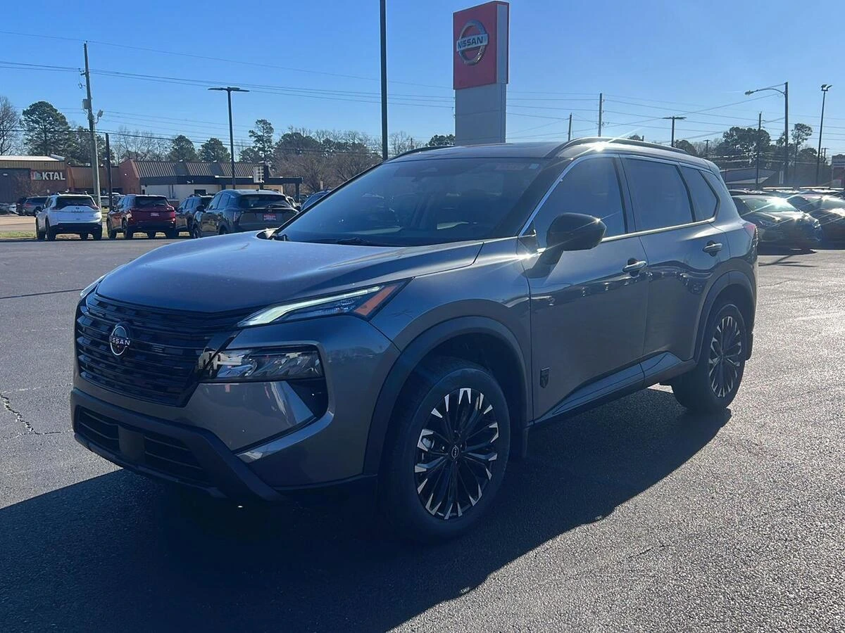 2026 Nissan Rogue SV's photo