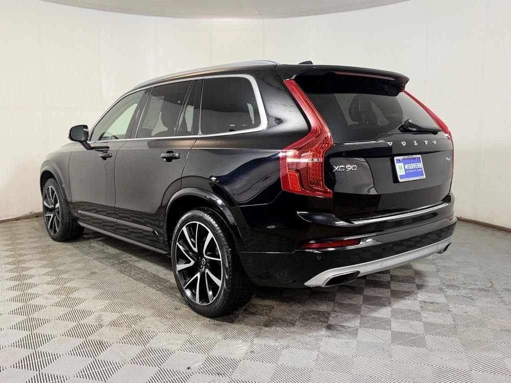 2020 Volvo - image 4