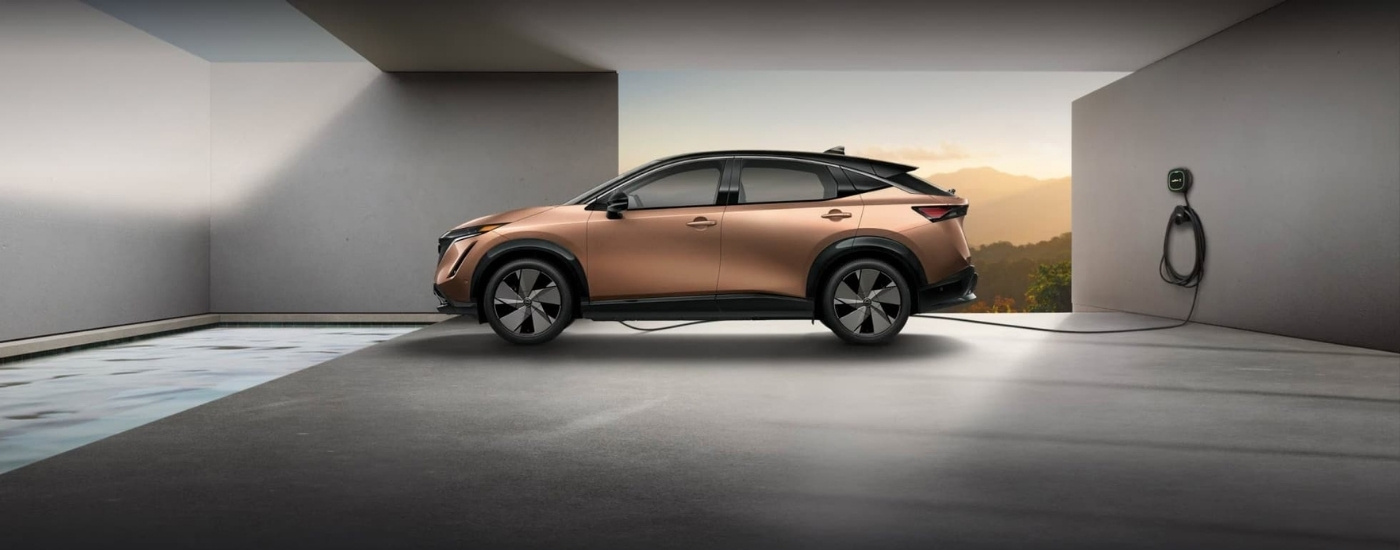 Bronze 2023 Nissan ARIYA charging