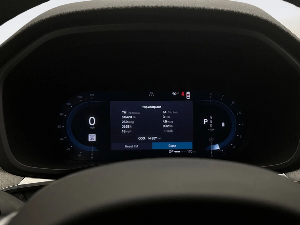 2025 Volvo - image 9