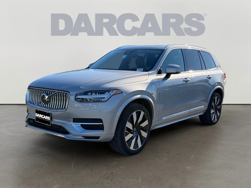 2023 Volvo - image 3