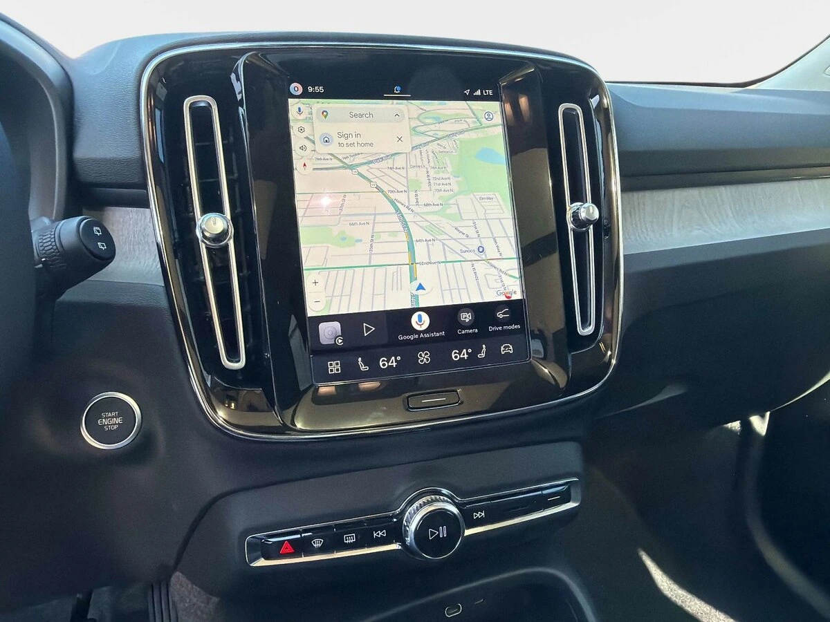 2026 Volvo - image 20