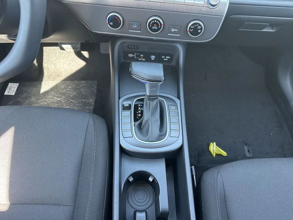 2026 Hyundai Kona SE photo 30