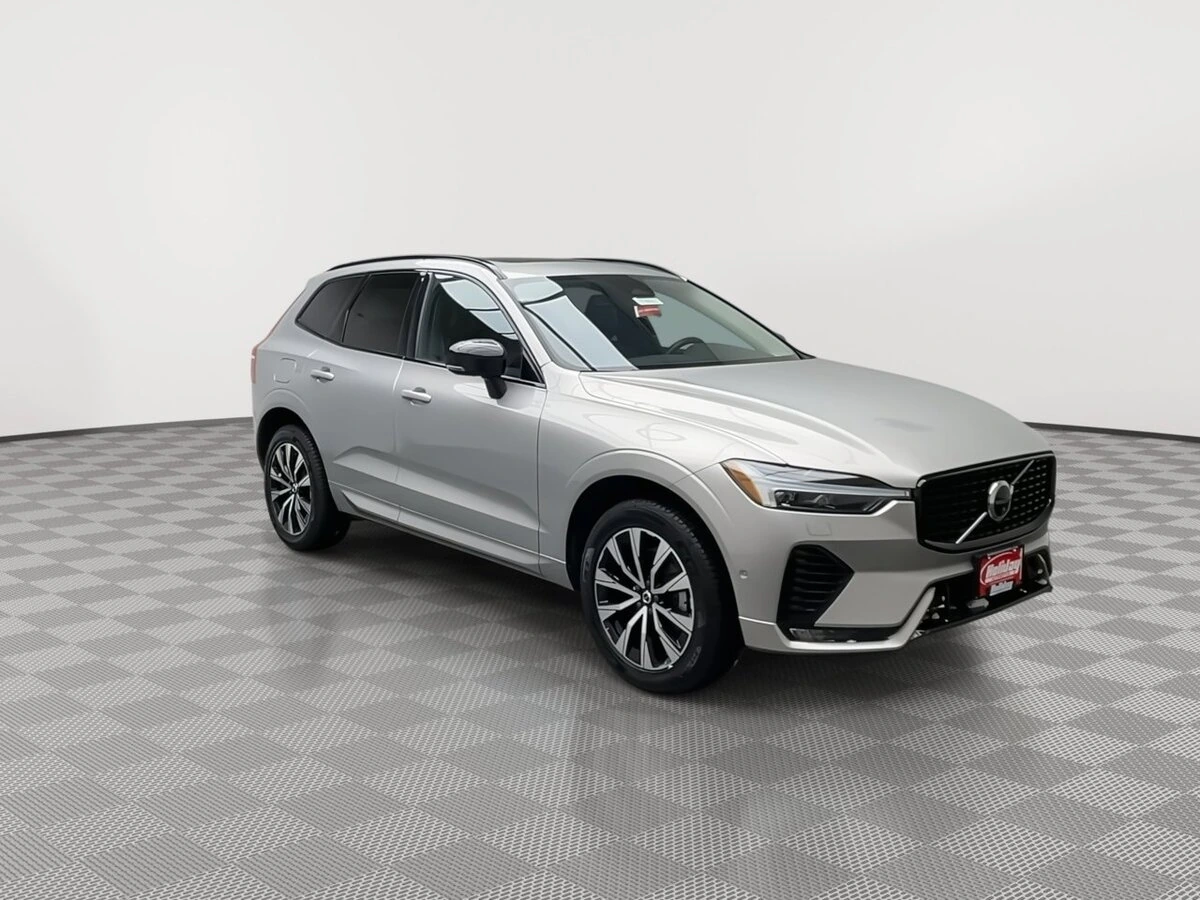 2024 Volvo - image 32