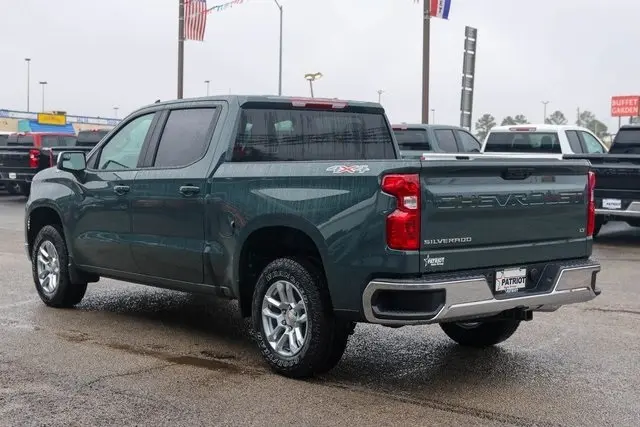 2026 Chevrolet Silverado 1500 LT1 photo 3