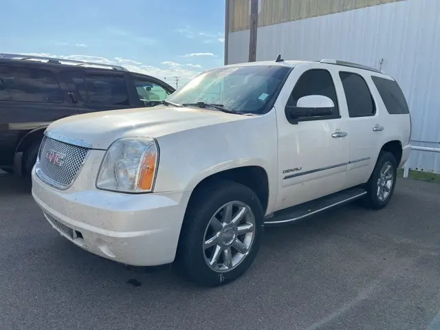 2012 Gmc Yukon Denali photo 3