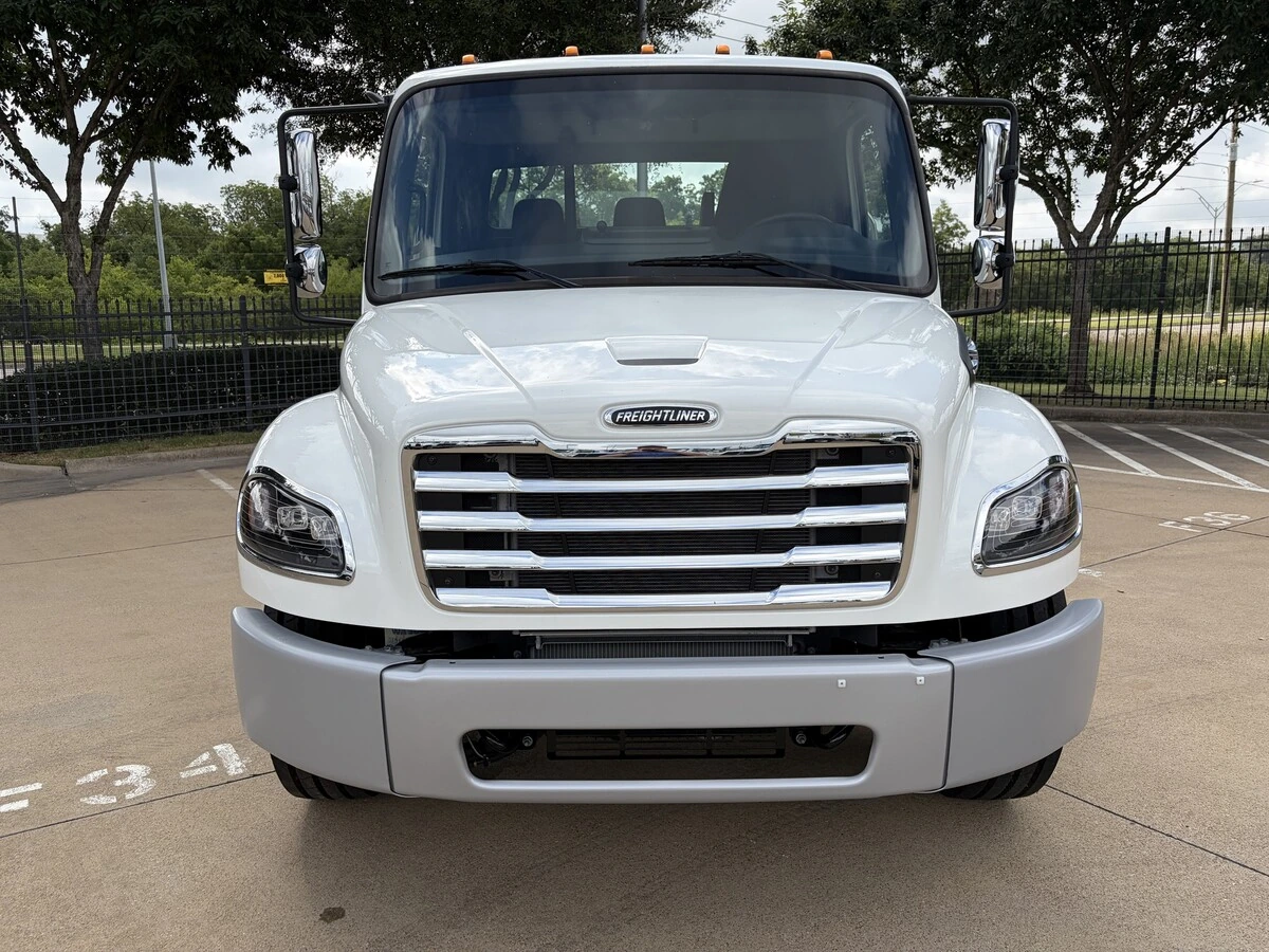2027 Freightliner M2 106 — photo 8