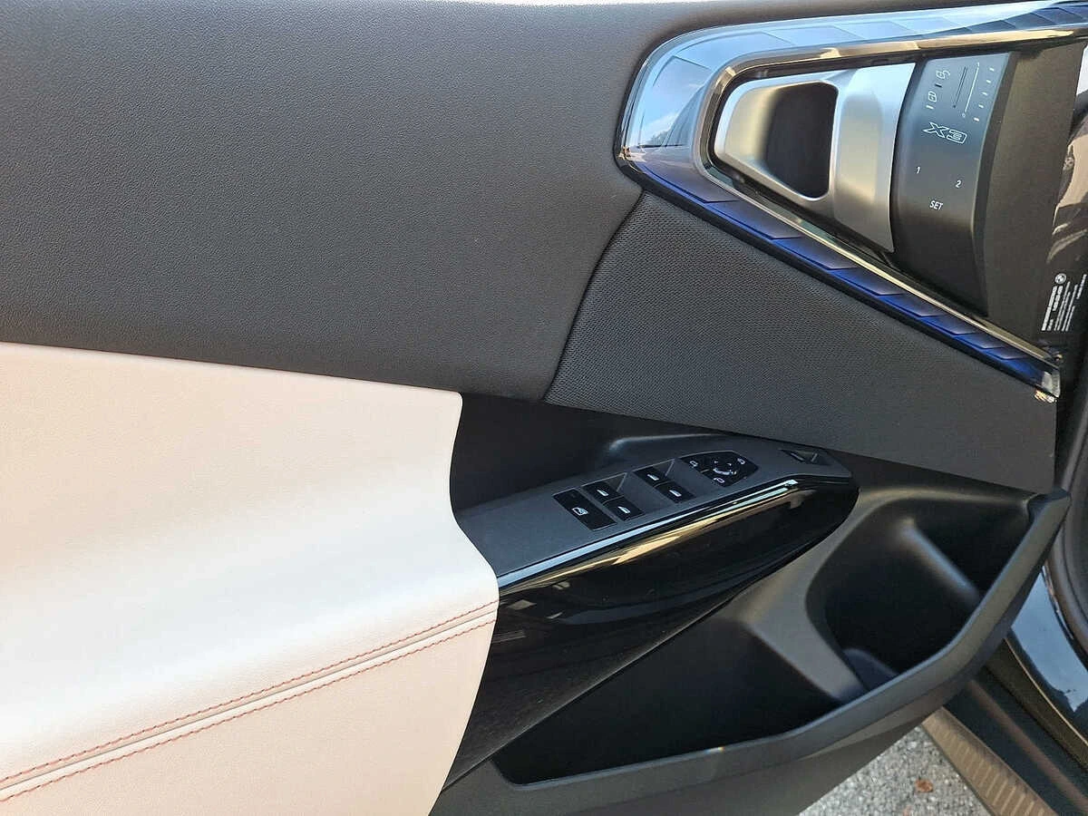 2026 BMW X3 30 - Photo 9
