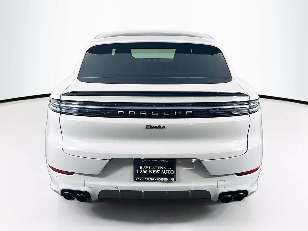 2026 Porsche Cayenne Coupe Turbo E-Hybrid - Photo 10