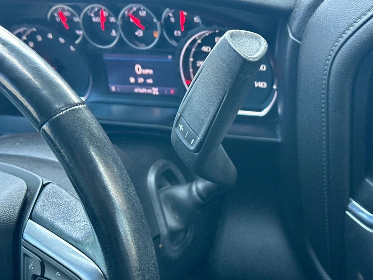 2019 Chevrolet Silverado 1500 LT - Photo 19