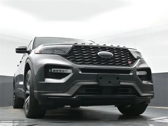 2020 Ford Explorer ST photo 28