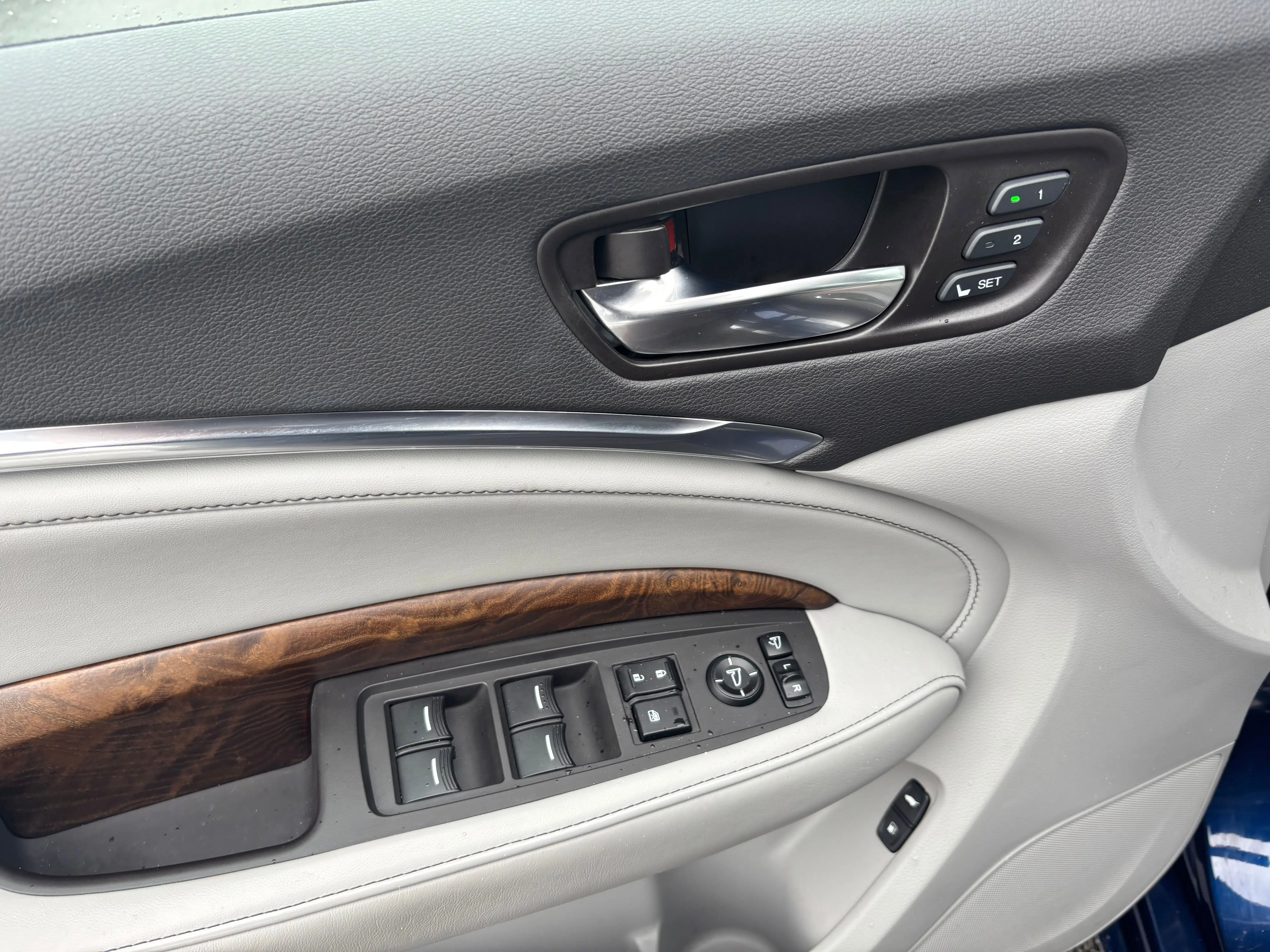 2020 Acura MDX SH-AWD Advance photo 7