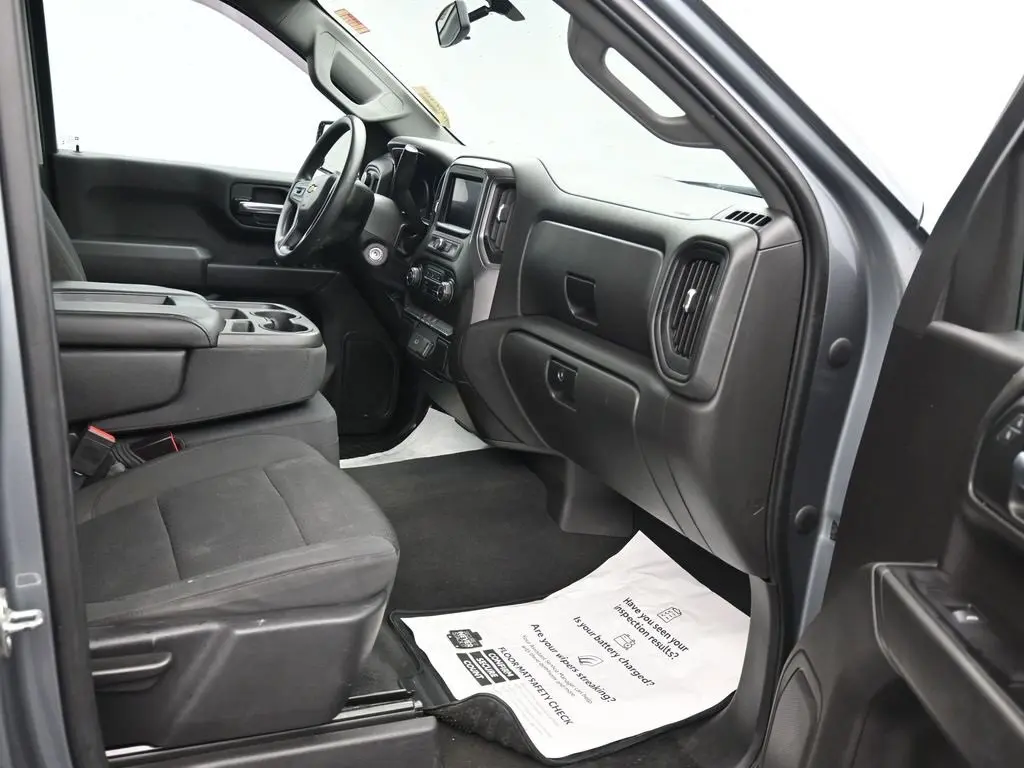 2020 Chevrolet Silverado 1500 Custom photo 14
