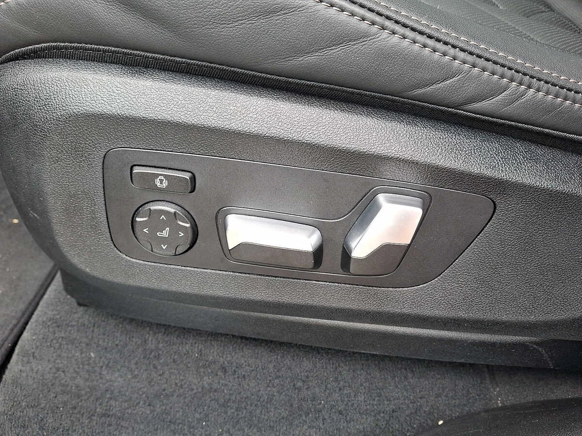 2026 BMW X5 50e - Photo 11