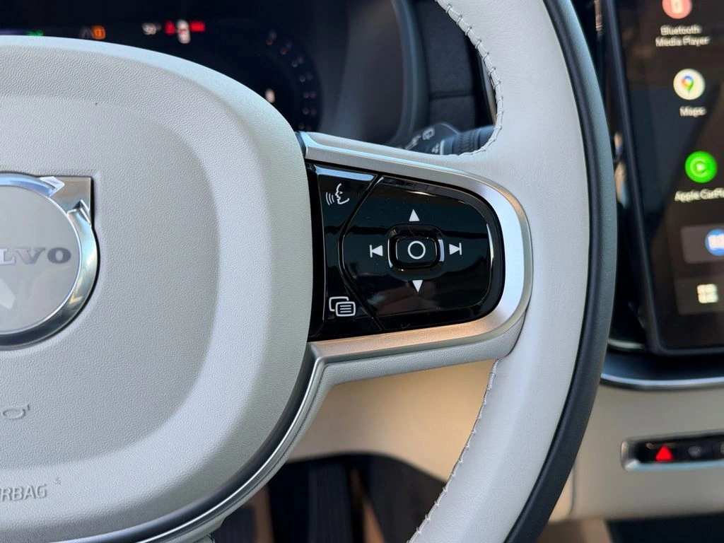 2026 Volvo - image 16