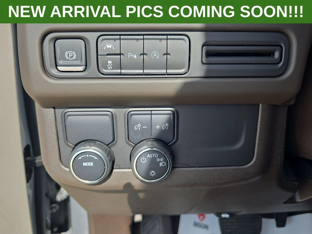 2024 Chevrolet Suburban LT - Photo 27