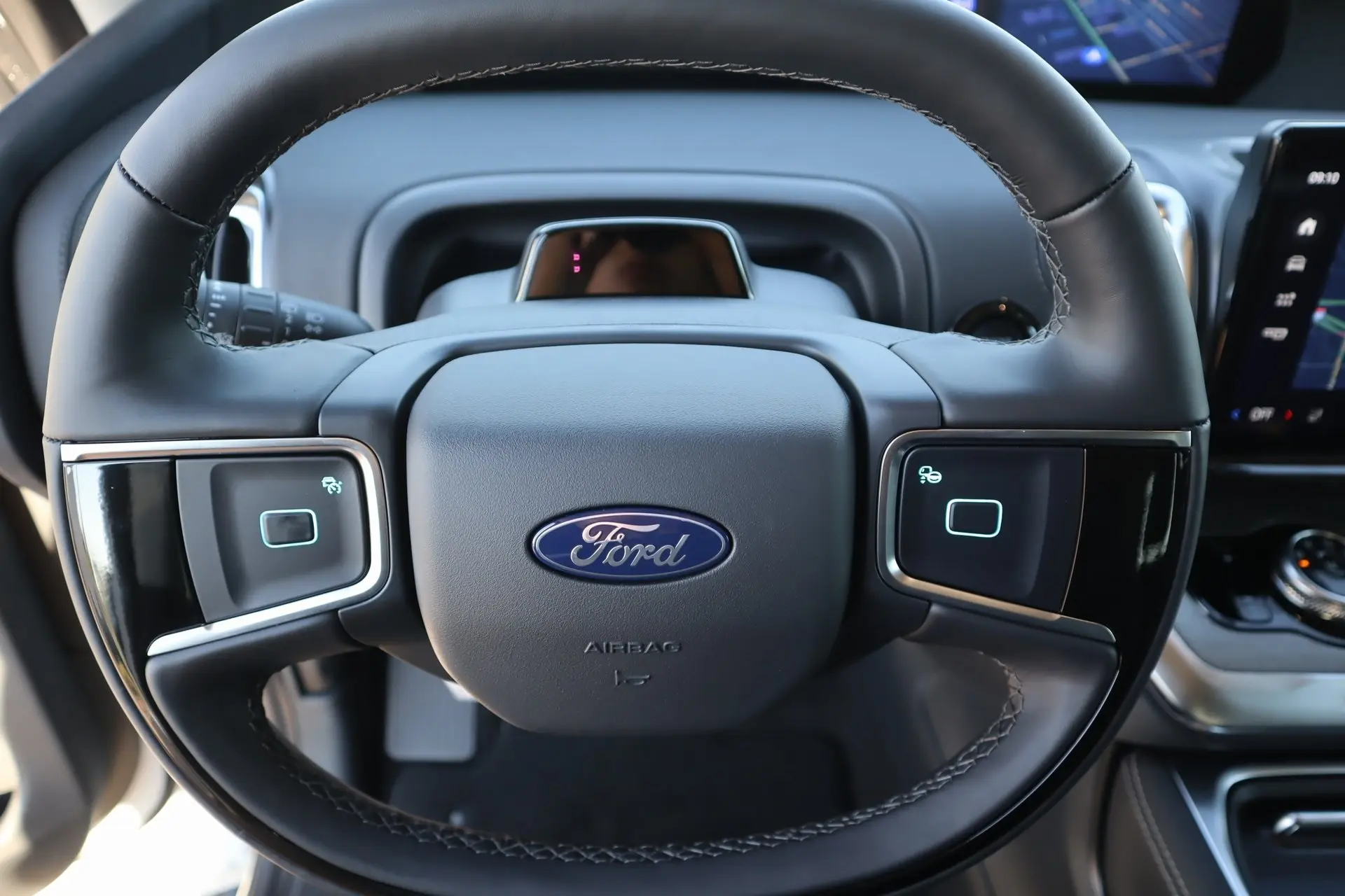 2025 Ford Expedition MAX Platinum photo 3