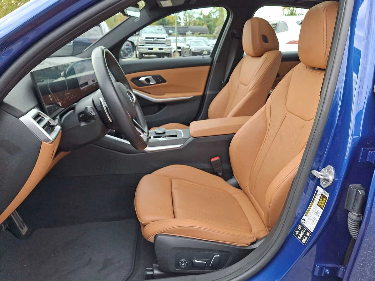 2025 BMW 3 Series 330i - Photo 10