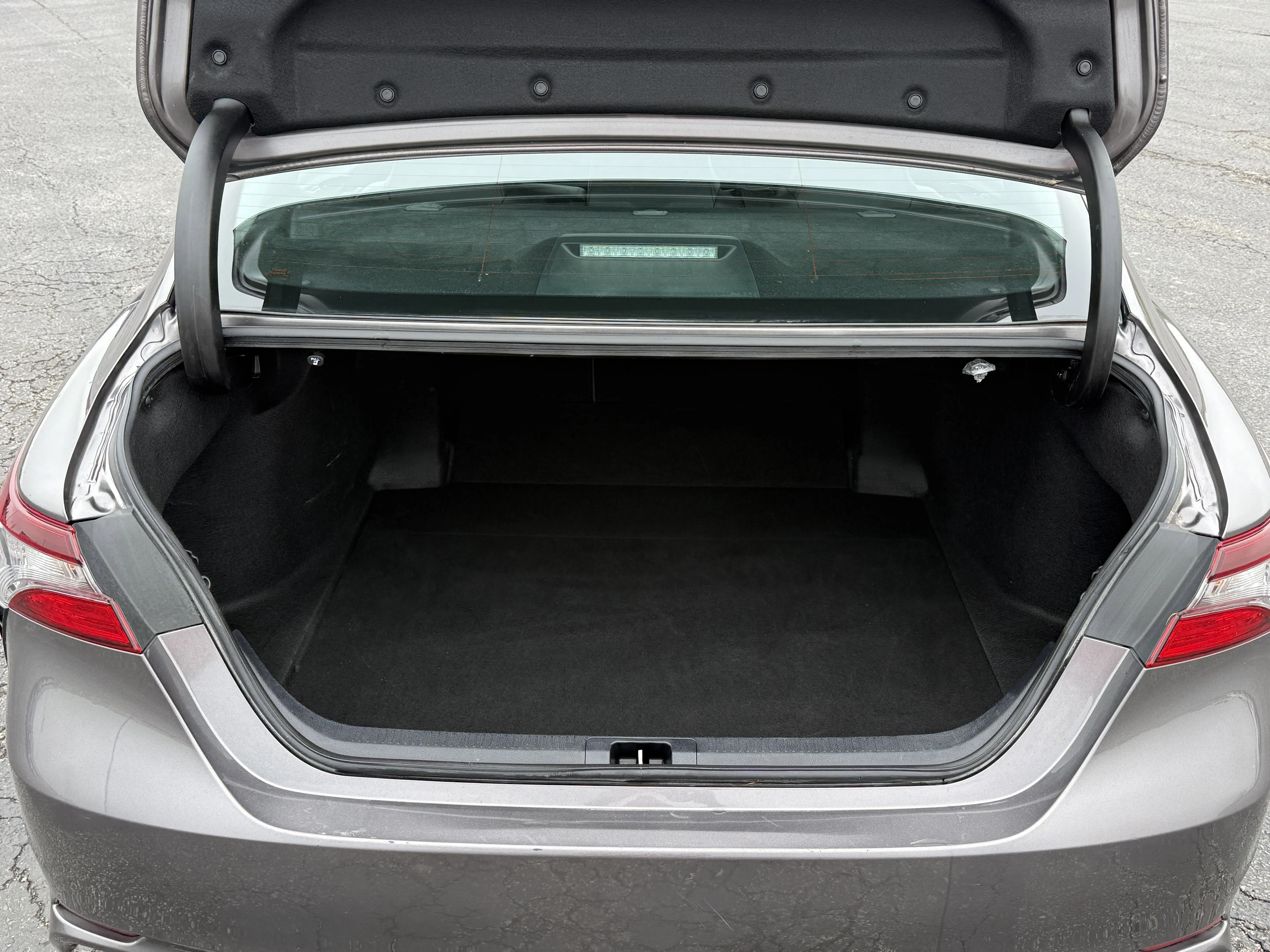 2021 Toyota Camry SE photo 15