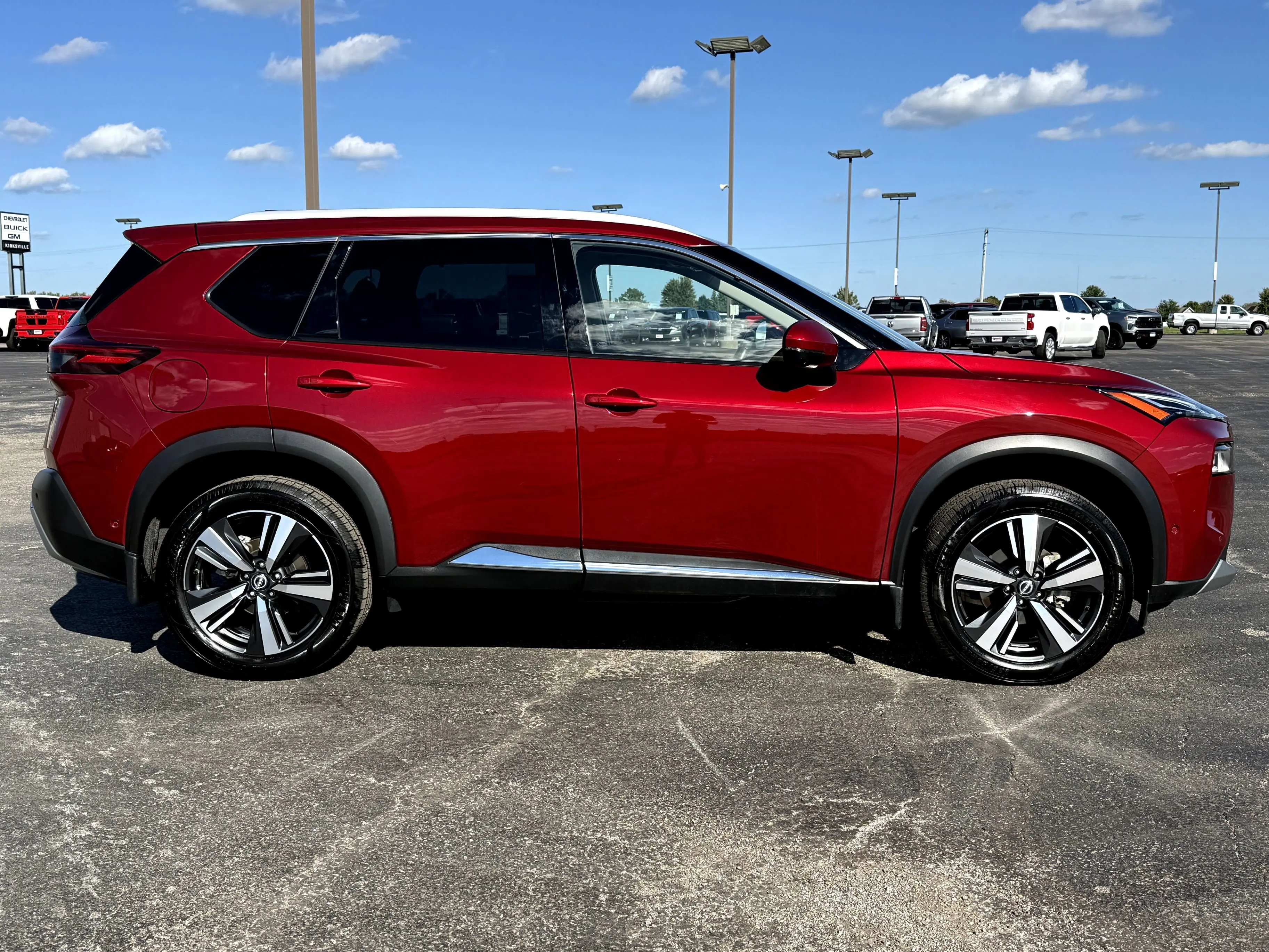 2023 Nissan Rogue Platinum photo 2