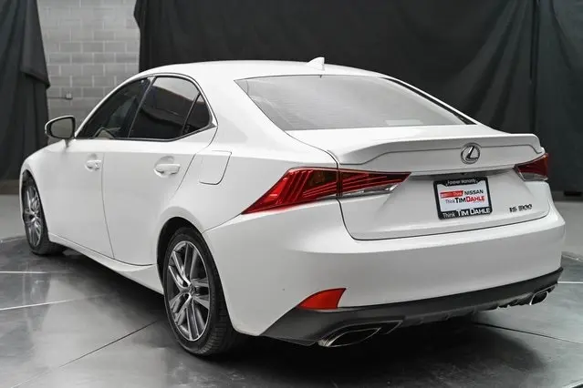2019 Lexus IS 300 photo 10