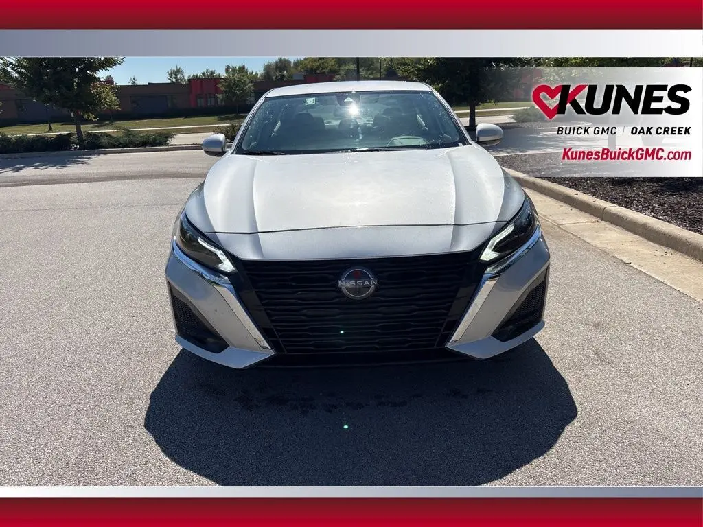 2023 Nissan Altima 2.5 S photo 2