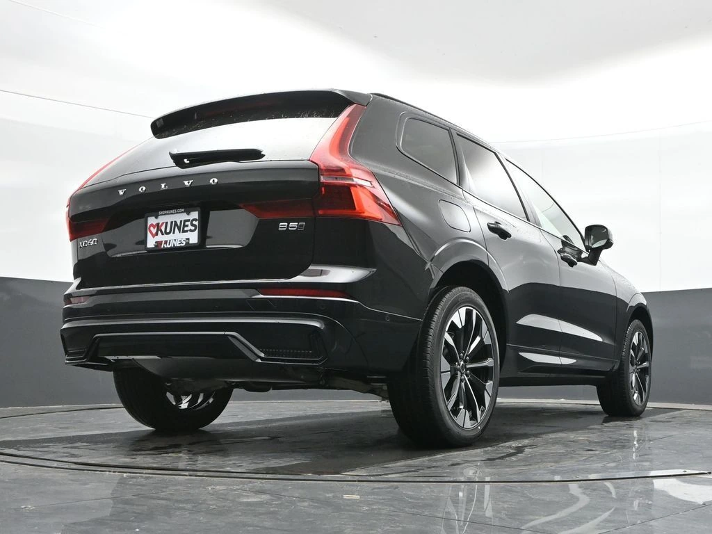 2026 Volvo XC60 Plus - Photo 38