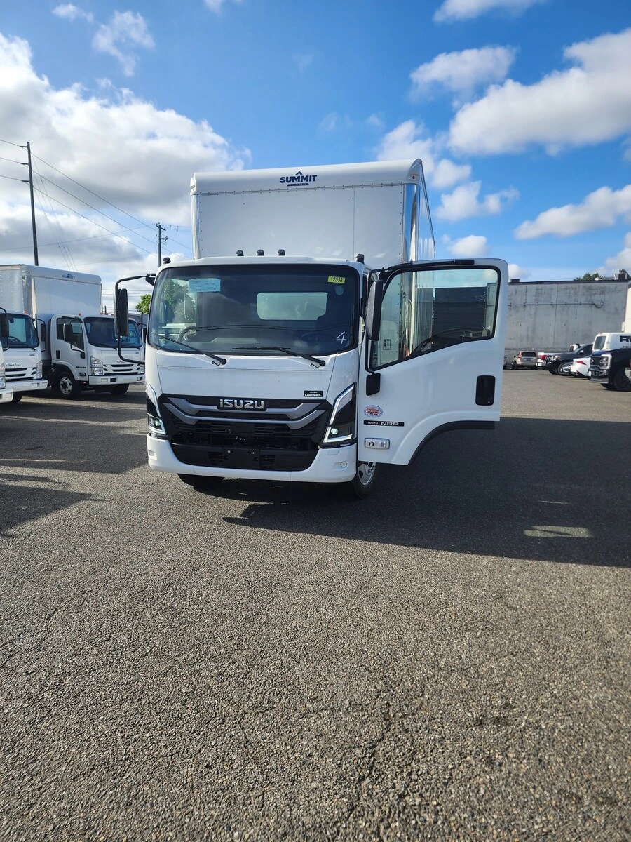 2025 Isuzu NRR