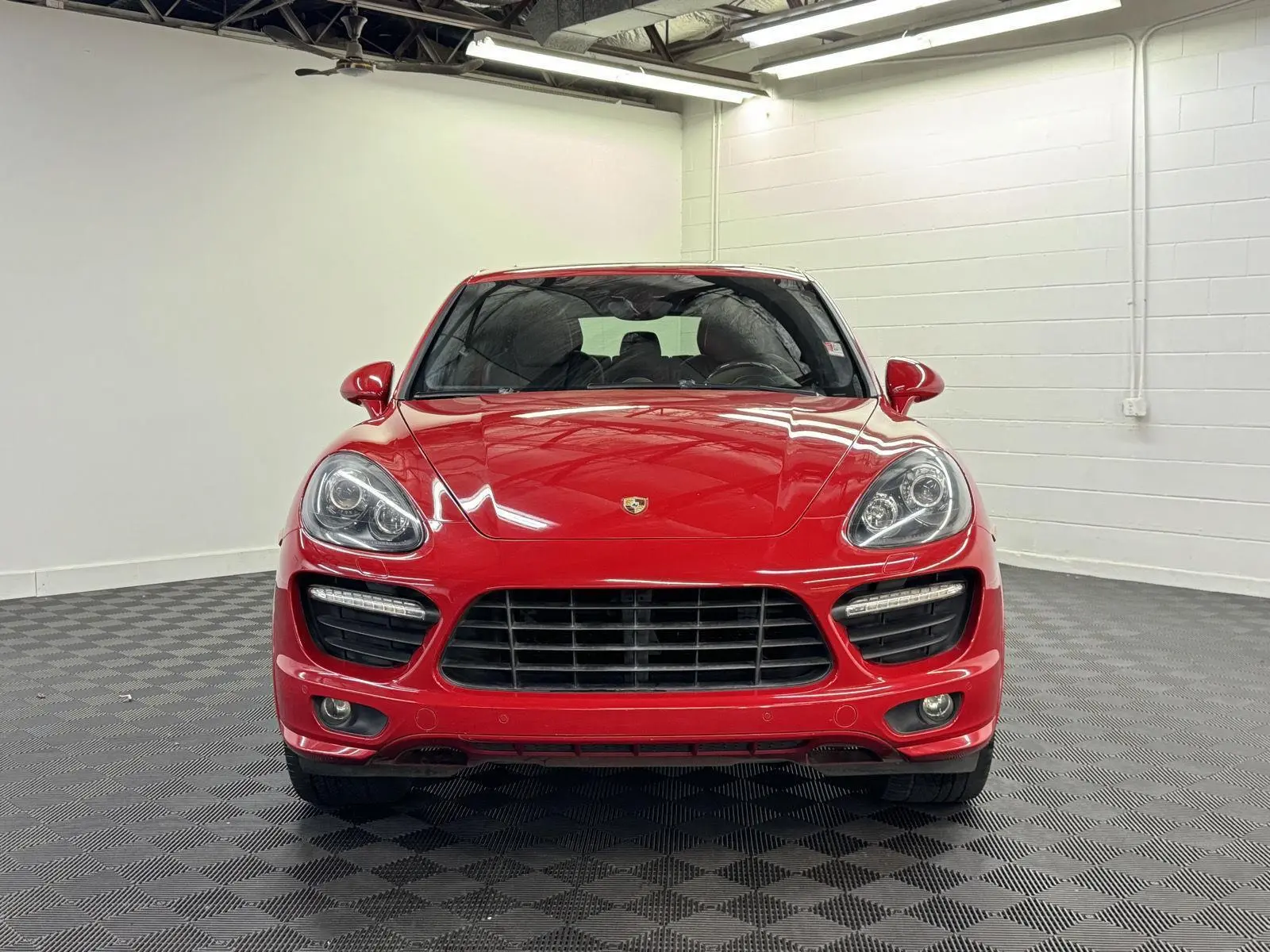2013 Porsche Cayenne GTS photo 5