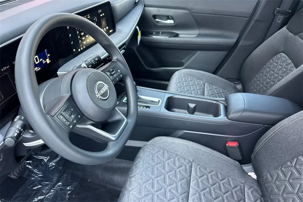 2026 Nissan Kicks SV photo 6